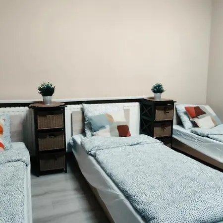Tanie Spanie Przy Malcie - Zameldowanie Bezobslugowe - Hostel Poznań