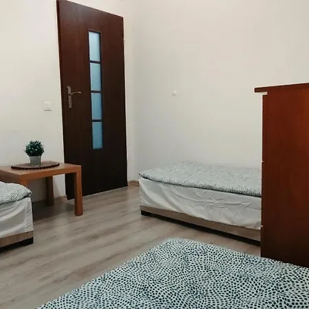 Tanie Spanie Przy Malcie - Zameldowanie Bezobslugowe - Hostel Poznań