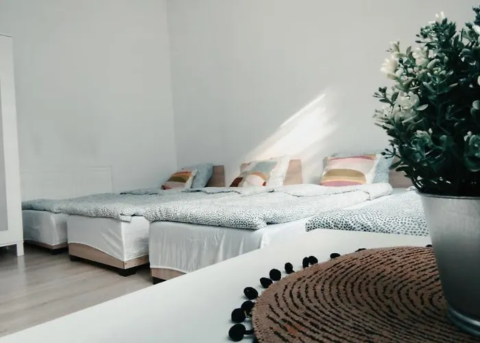 호스텔 Tanie Spanie Przy Malcie - Zameldowanie Bezobslugowe - *