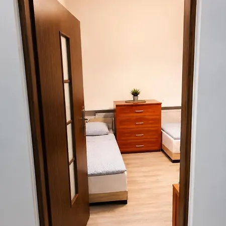 Tanie Spanie Przy Malcie - Zameldowanie Bezobslugowe - Hostel