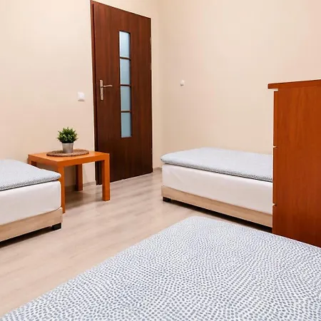 Tanie Spanie Przy Malcie - Zameldowanie Bezobslugowe - Hostel Poznań