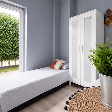 Hostel Tanie Spanie Przy Malcie - Zameldowanie Bezobslugowe - Poznań