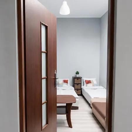 Hostel Tanie Spanie Przy Malcie - Zameldowanie Bezobslugowe - *