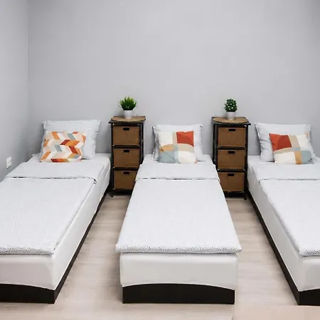 Tanie Spanie Przy Malcie - Zameldowanie Bezobslugowe - Hostel Poznań
